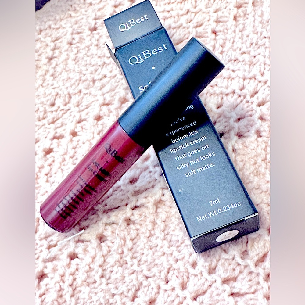 NEW: SEXY DARK BLOOD RED COLOR, SOFT MATTE LIP CREAM, LIQUID LIPSTICK, Qi Best